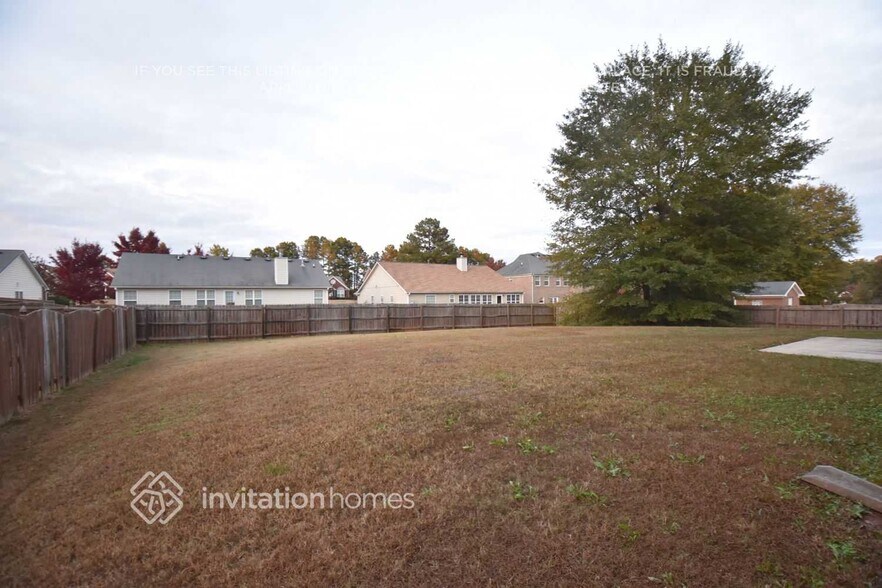 Building Photo - 333 Interlake