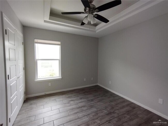 Building Photo - 2012 Summerland Ln