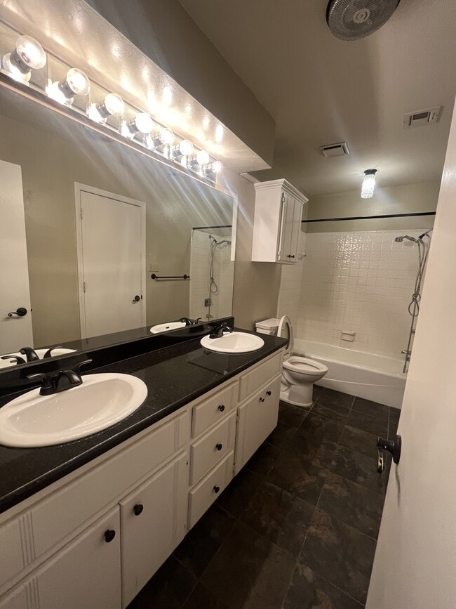 Building Photo - 1601 SW Boyles Landing Rd