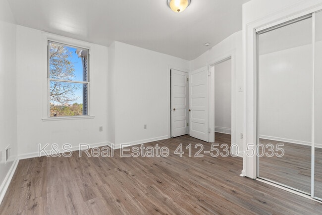 Building Photo - 1043 Mt Oliver St