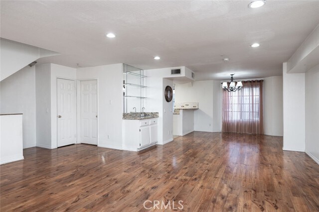 Building Photo - 2930 Montrose Ave