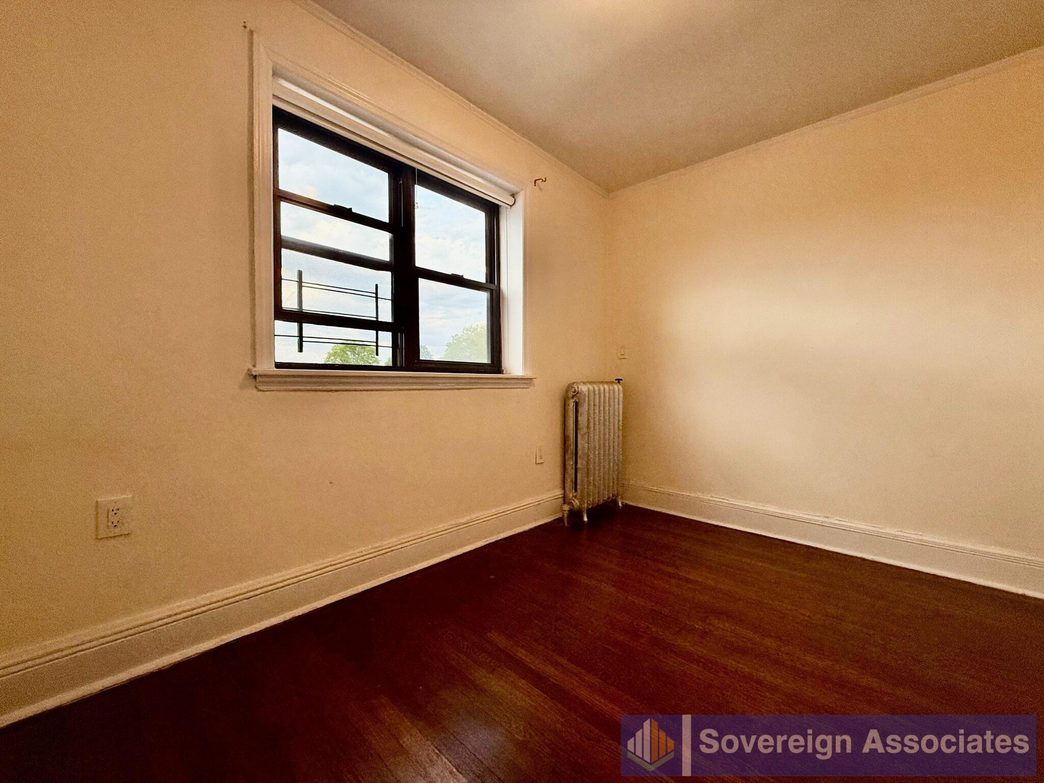 Building Photo - 21 Fifth Avenue