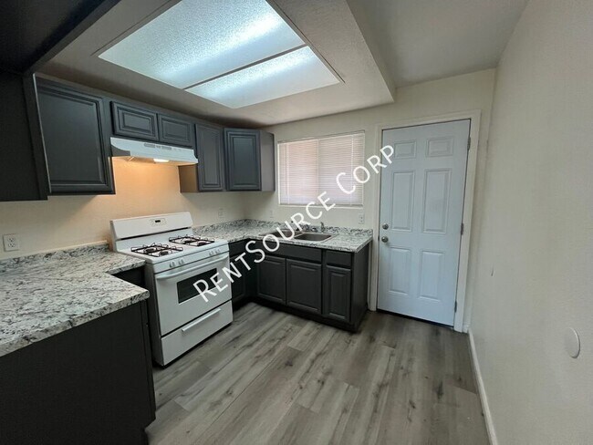 Building Photo - 1131 Barstow Rd