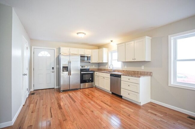 Building Photo - 18 Healey St