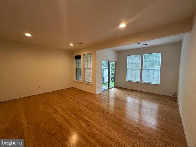 Building Photo - 43115 Forest Edge Square