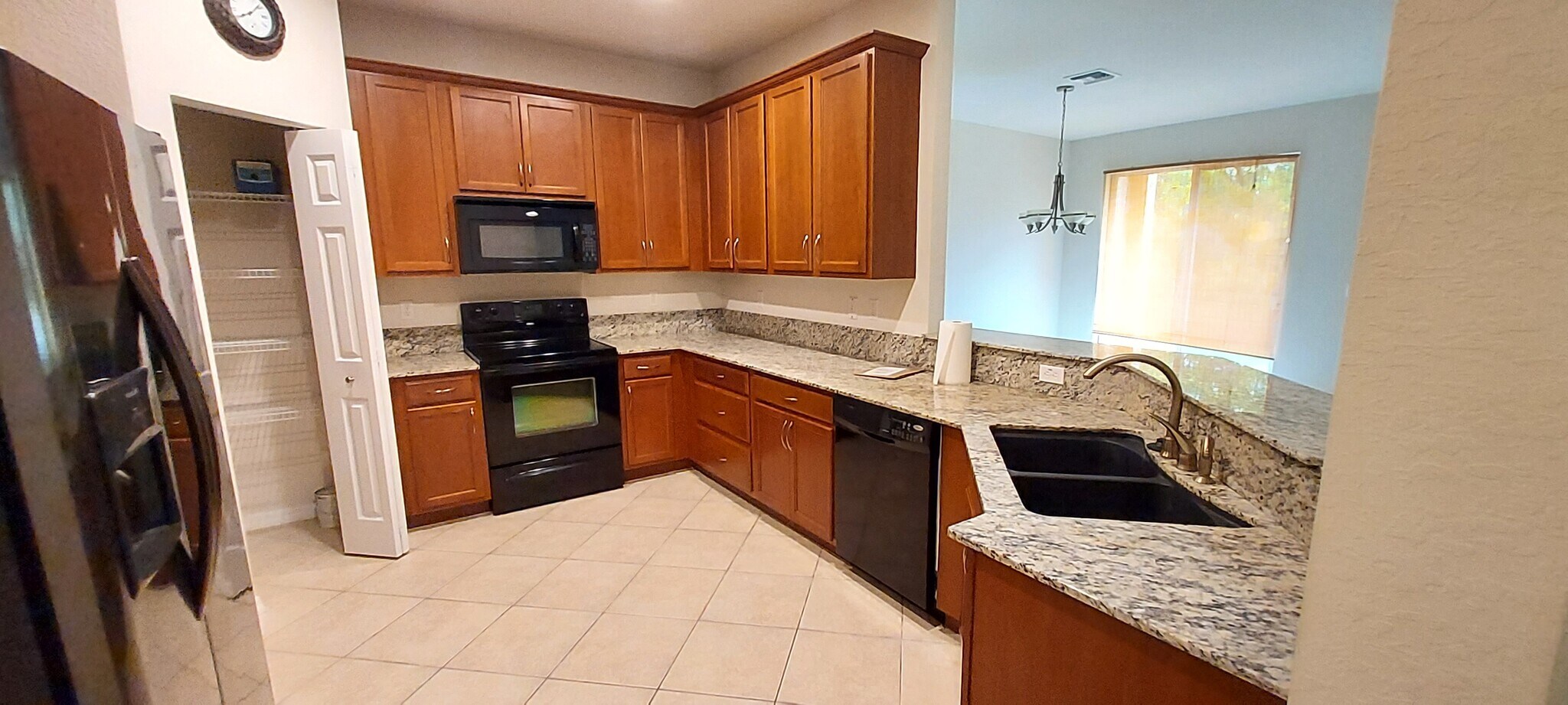 Kitchen - 1136 Cheval Dr