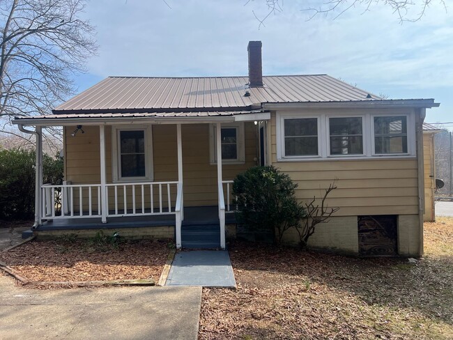 Primary Photo - Adorable 3 bedroom 1 bath home Located in ...