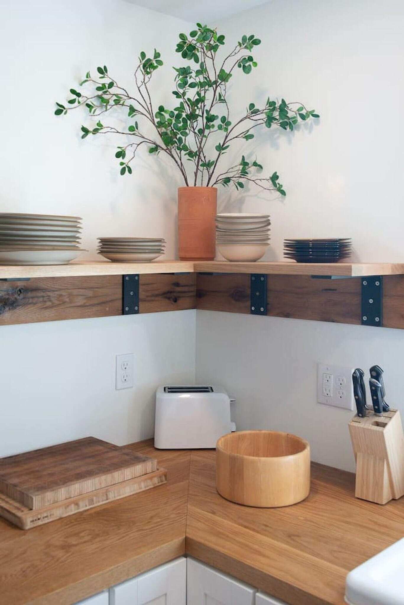 Building Photo - 2697 Chambers Hollow Rd