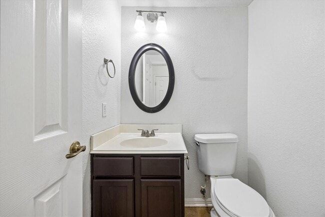 Building Photo - 124 Lago Grande Dr