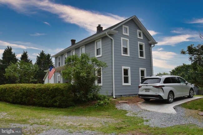 Building Photo - 1006 Circle Dr