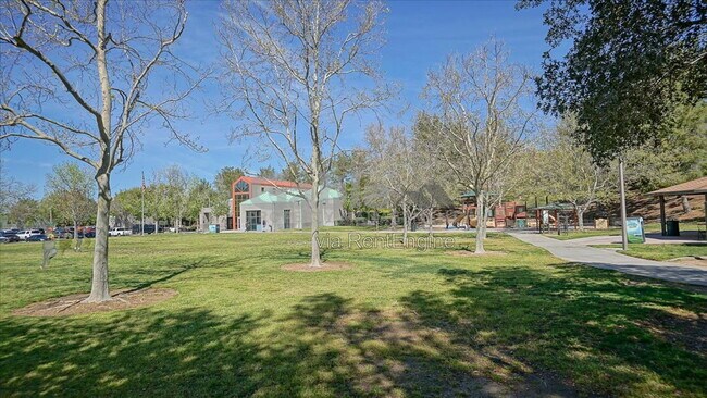 Building Photo - 18187 W Sundowner Way