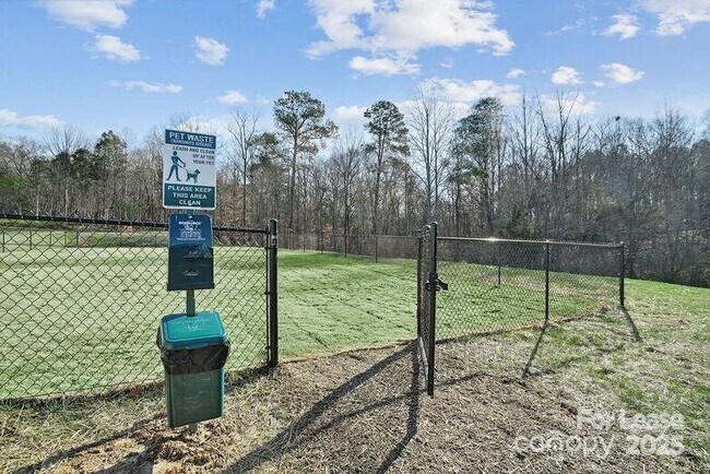 Building Photo - 8435 Jane Dr