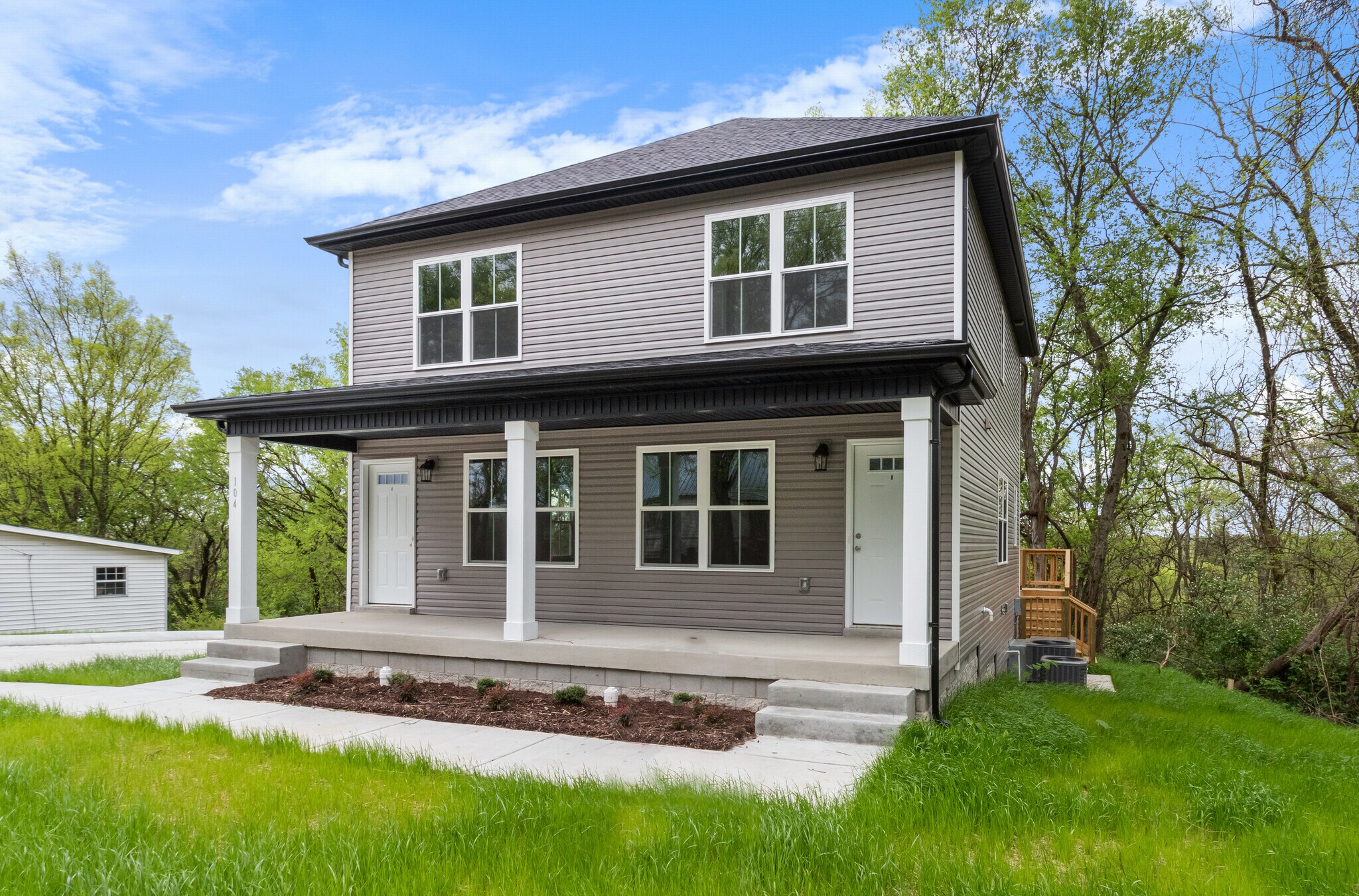 Building Photo - 104 Duncan St