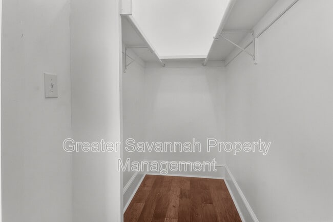 Building Photo - 419 E 54th St