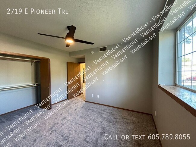 Building Photo - 2719 E Pioneer Trail