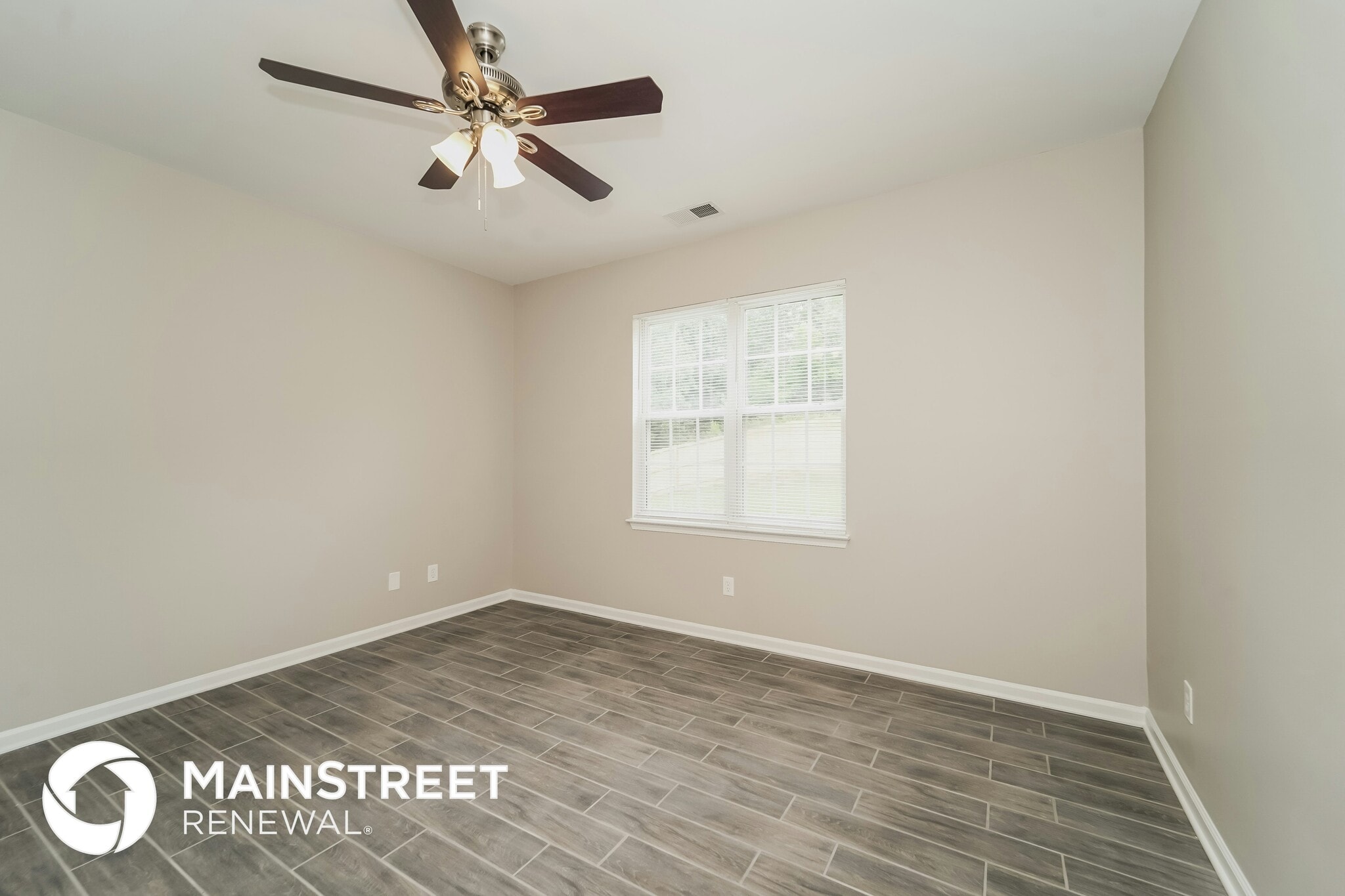 Building Photo - 6046 Shining Oak Ln