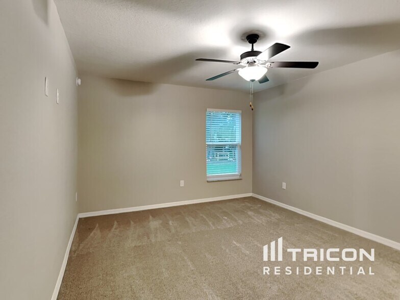 Building Photo - 988 Blue Tide Ln
