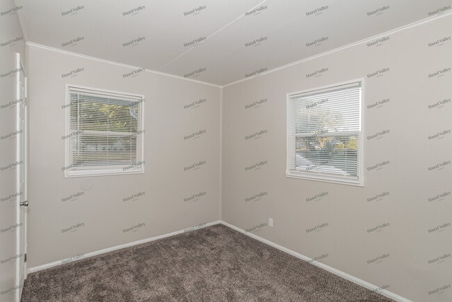 Building Photo - 2019 Catalpa Ave