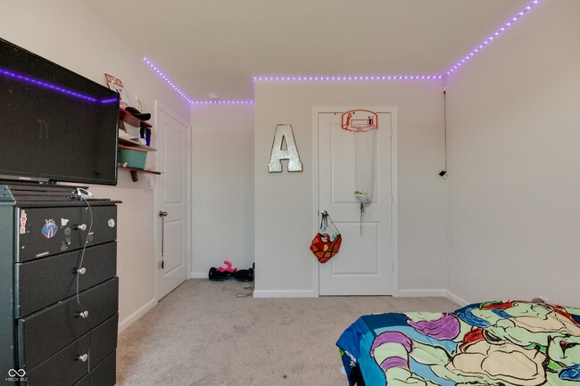 Building Photo - 2208 Gambel Ln