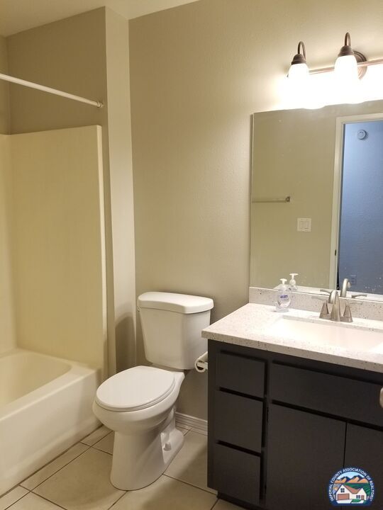 Building Photo - 417 Conestoga Ln