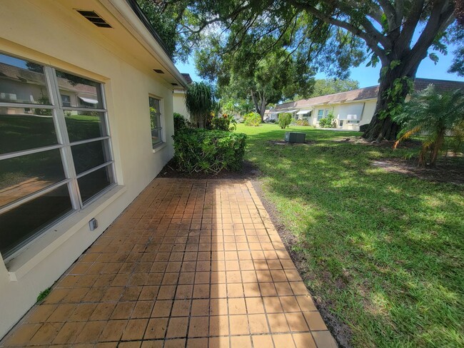 Building Photo - 2/2 Villa in Clearwater - 55+ Community