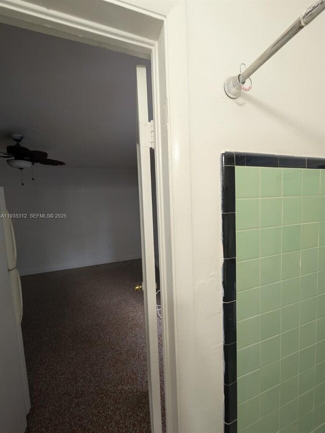 Building Photo - 2928 SW 10th St