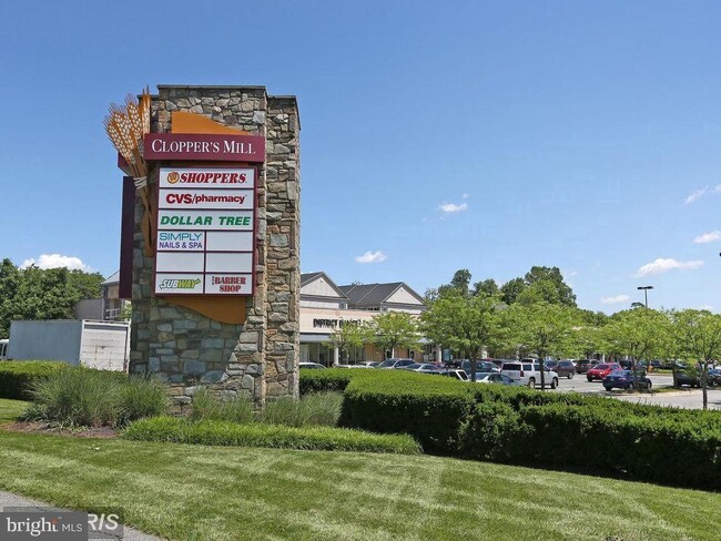 Building Photo - 13105 Millhaven Pl