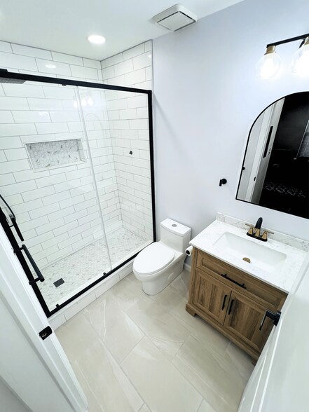 Building Photo - 112 Longfield Ct