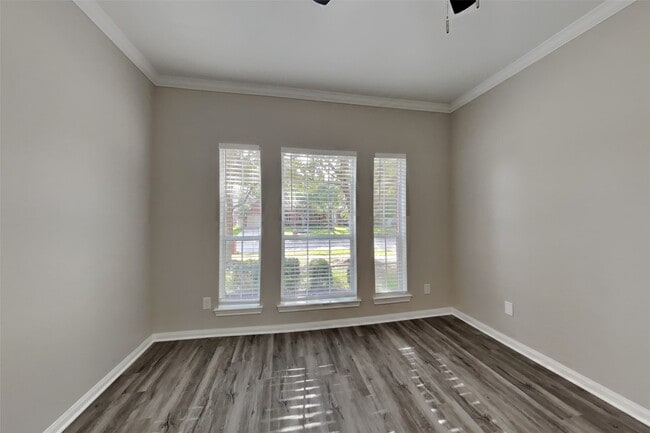 Building Photo - 7015 Fountain Lilly Dr