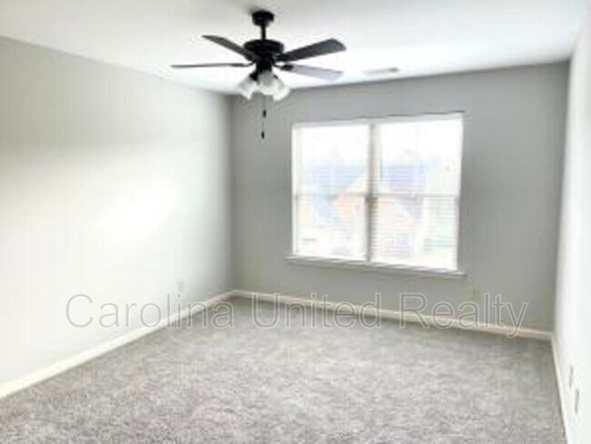 Building Photo - 220 Kickham Ln