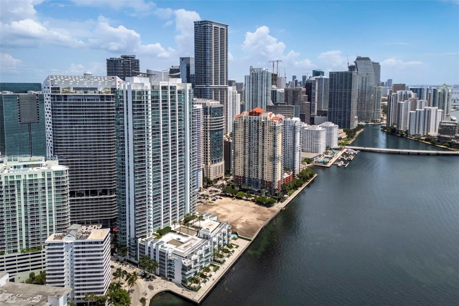 Building Photo - 1331 Brickell Bay Dr