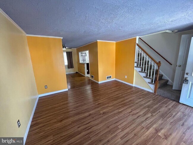 Building Photo - 7908 Wallace Rd