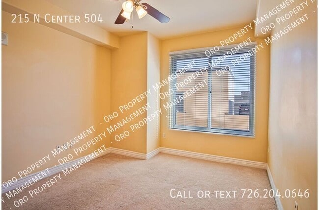 Building Photo - 215 Center St