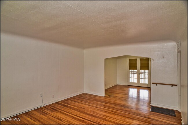 Building Photo - 815 Ellis St