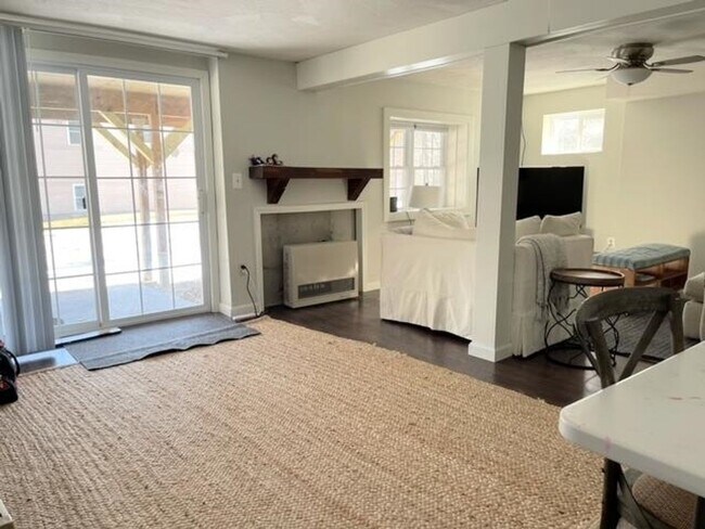 Building Photo - **WINTER RENTAL** Ready For Move In!