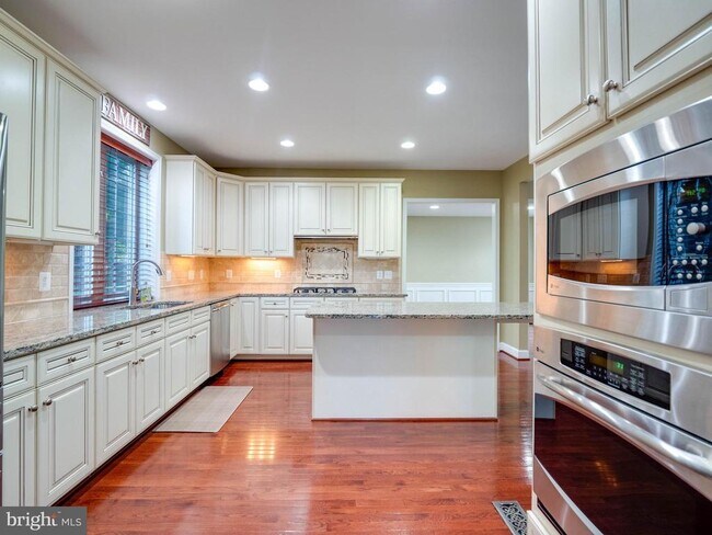 Building Photo - 41397 Windybush Dr