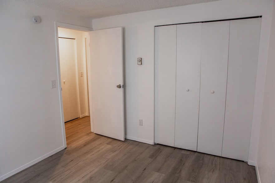Bedroom 2 with large closet - 3595 S King St