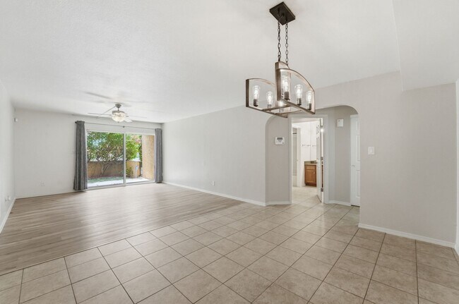 Building Photo - Prime Scottsdale Living | 2 Master Suites + Private Patio Retreat