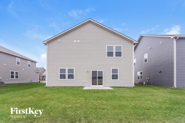 Building Photo - 2404 S Carlota Dr