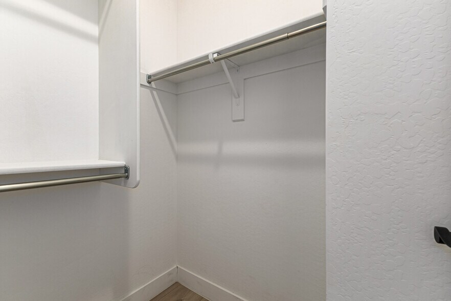 Building Photo - 20954 E Mayberry Rd