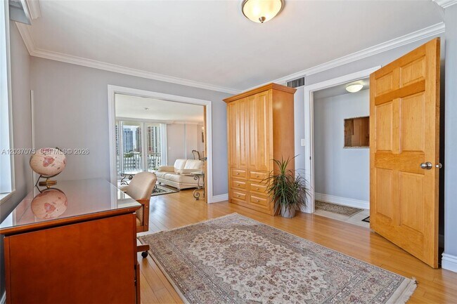Building Photo - 1 Las Olas Cir