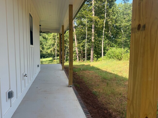 Building Photo - 1601 Old Lost Mountain Rd