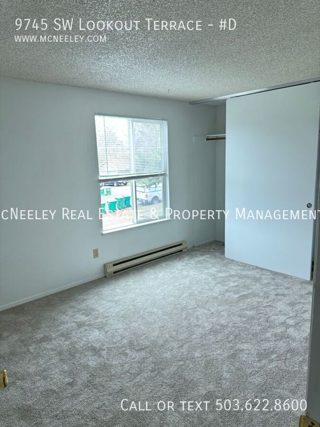 Building Photo - Upper Unit, Two Bedroom with Remodeled kit...