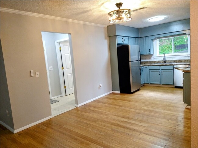 Building Photo - 128 Woodland Hills Dr