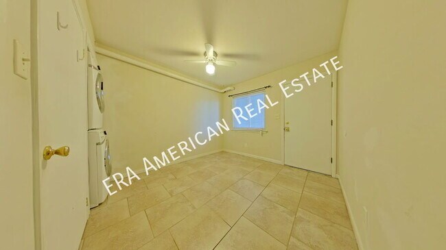 Building Photo - 726 Eglin Pkwy NE