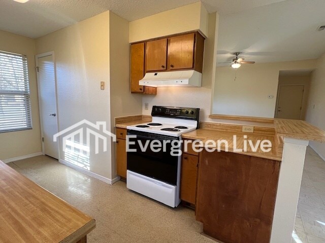 Building Photo - 121 Pembroke Ct