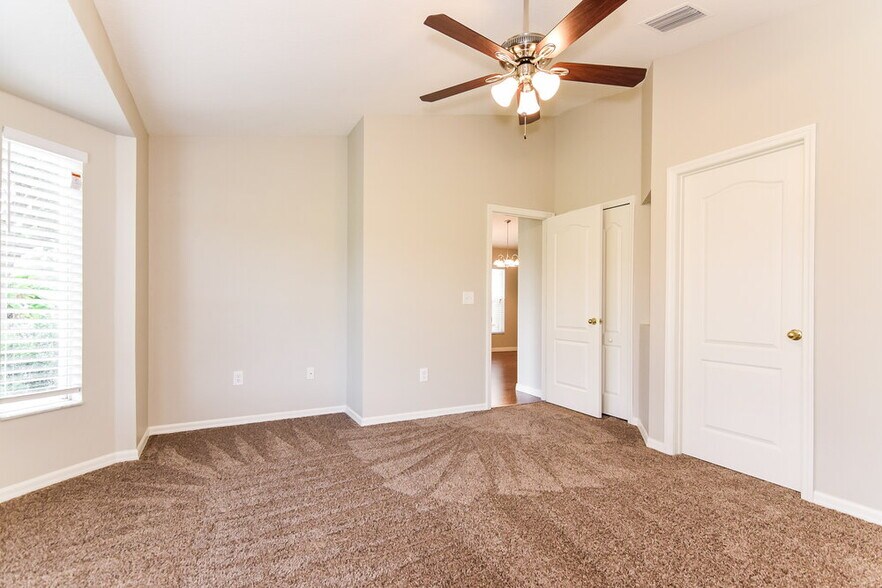 Building Photo - 429 Maple Pointe Dr