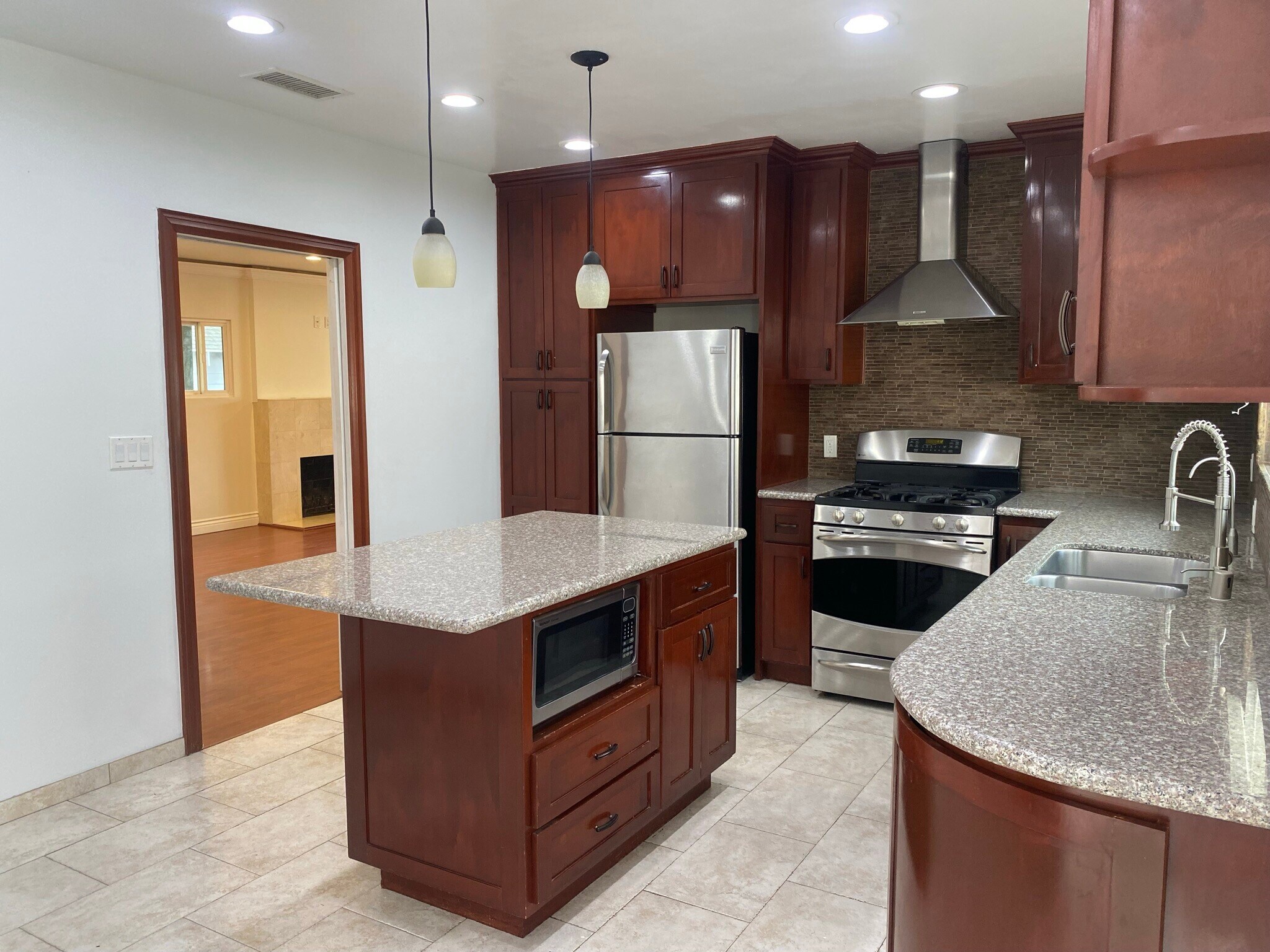 Building Photo - 1284 N Sierra Bonita Ave