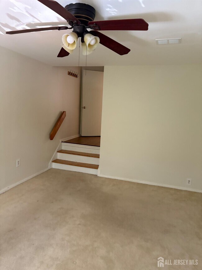 Building Photo - 1112 Schmidt Ln