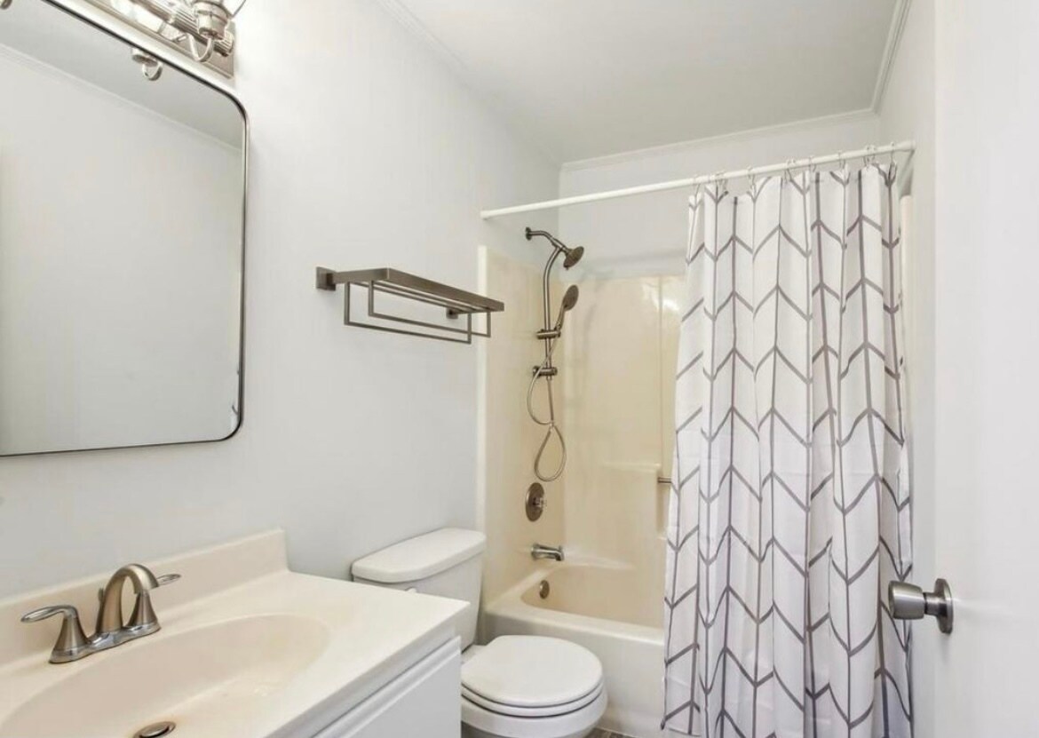 Building Photo - 116 Water Fountain Way